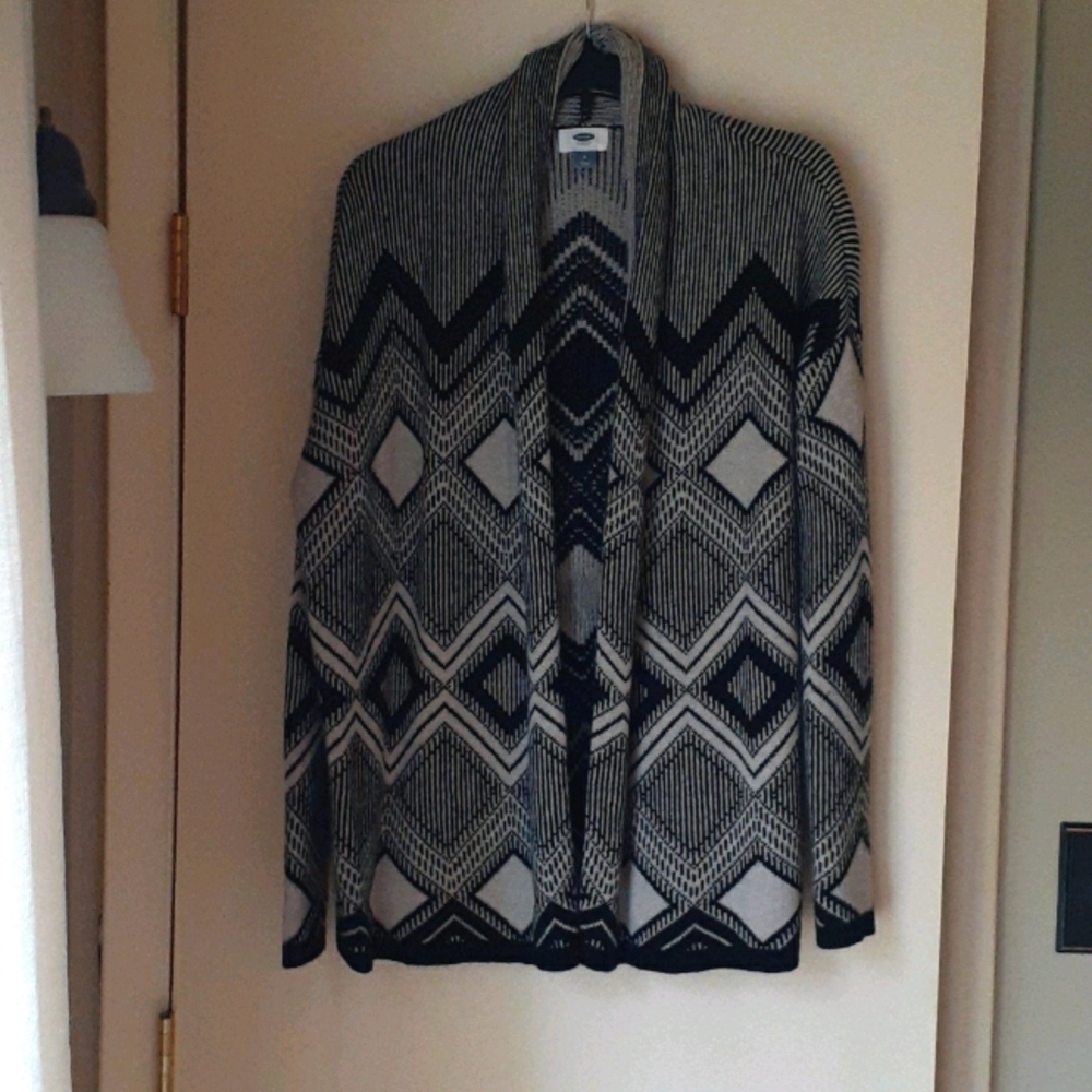Women's old navy black/tan Medium Sweater